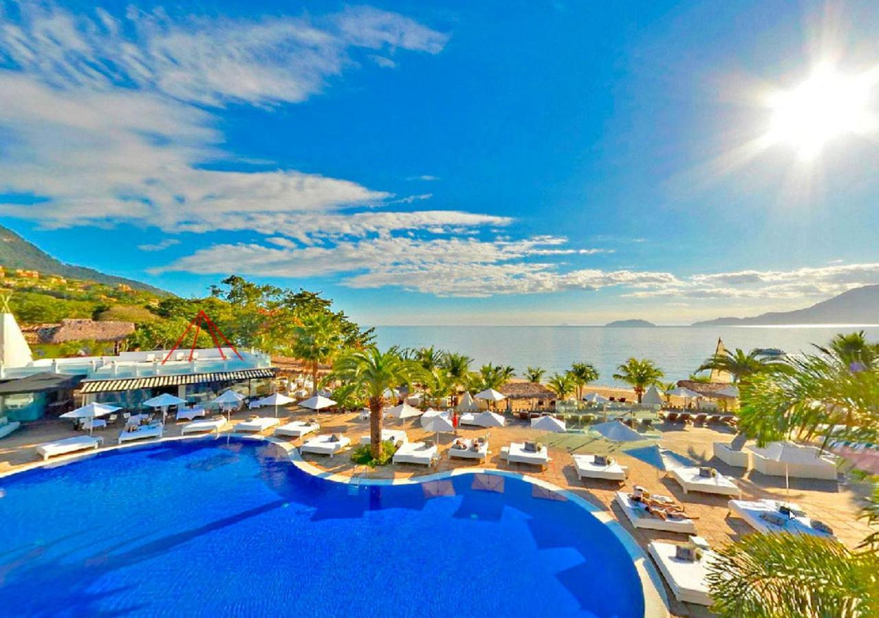 Dpny Beach Hotel & Spa Ilhabela Exteriör bild View of the resort