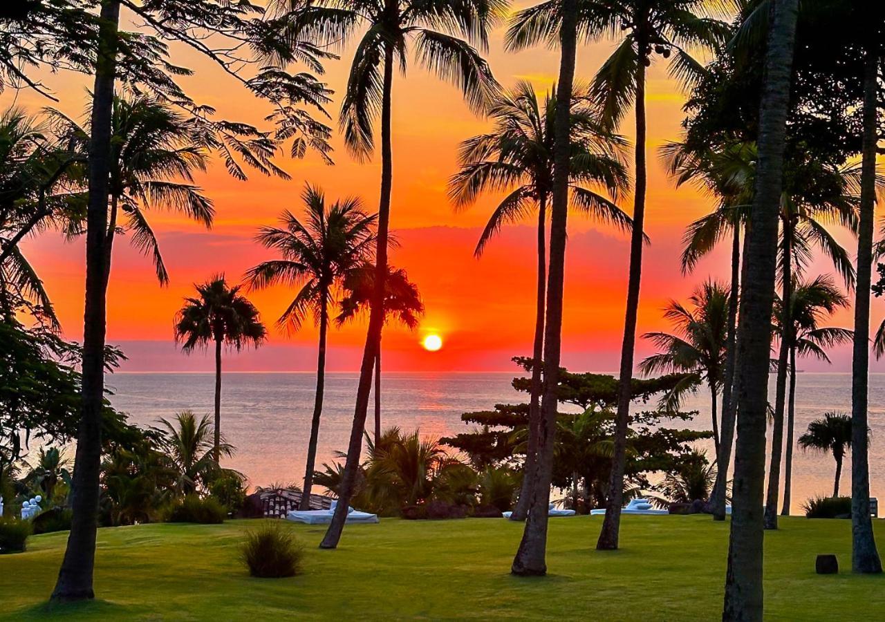 Dpny Beach Hotel & Spa Ilhabela Exteriör bild Sunset at the Four Seasons Resort