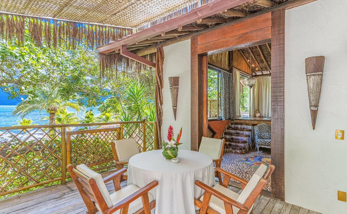 Dpny Beach Hotel & Spa Ilhabela Exteriör bild A villa at the resort