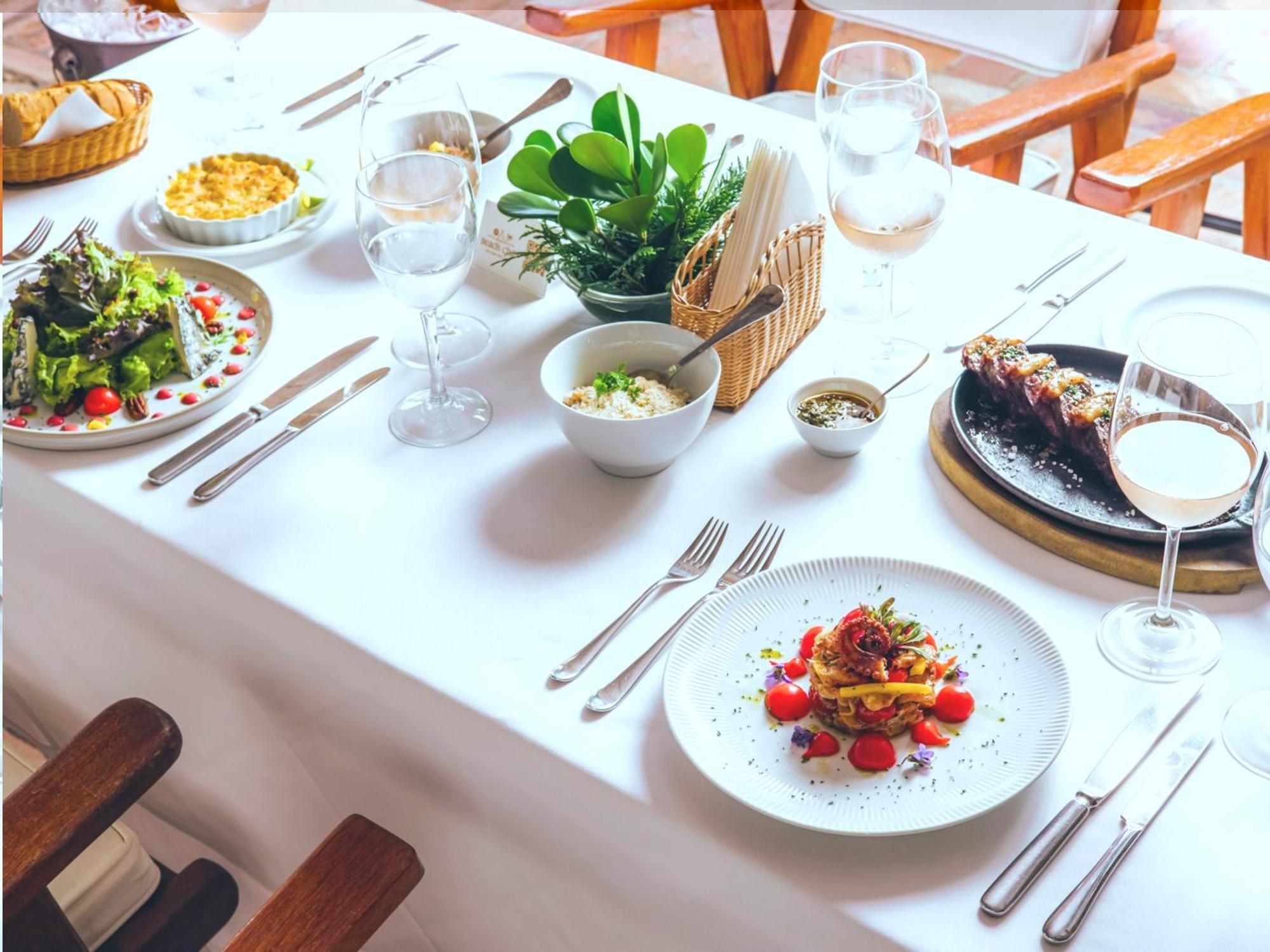 Dpny Beach Hotel & Spa Ilhabela Exteriör bild A table set for fine dining