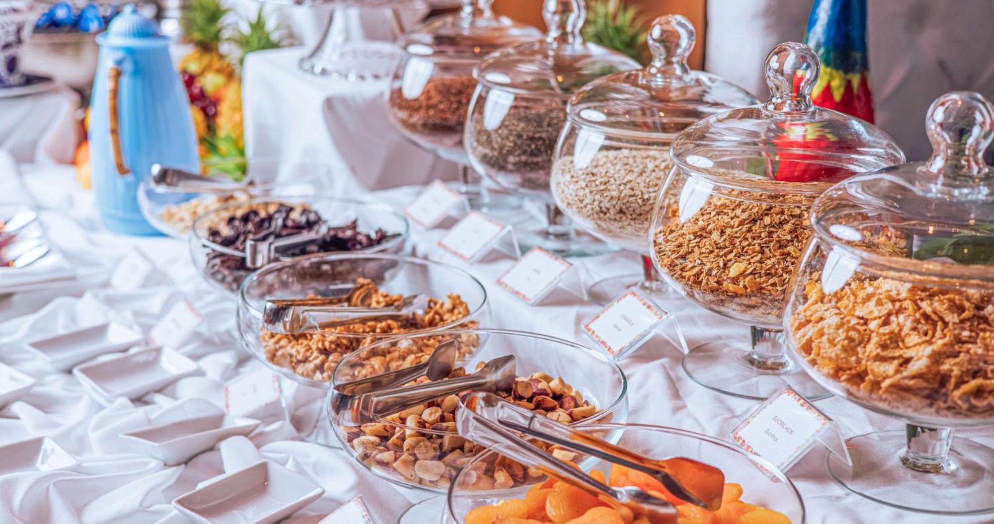 Dpny Beach Hotel & Spa Ilhabela Exteriör bild A selection of breakfast cereals