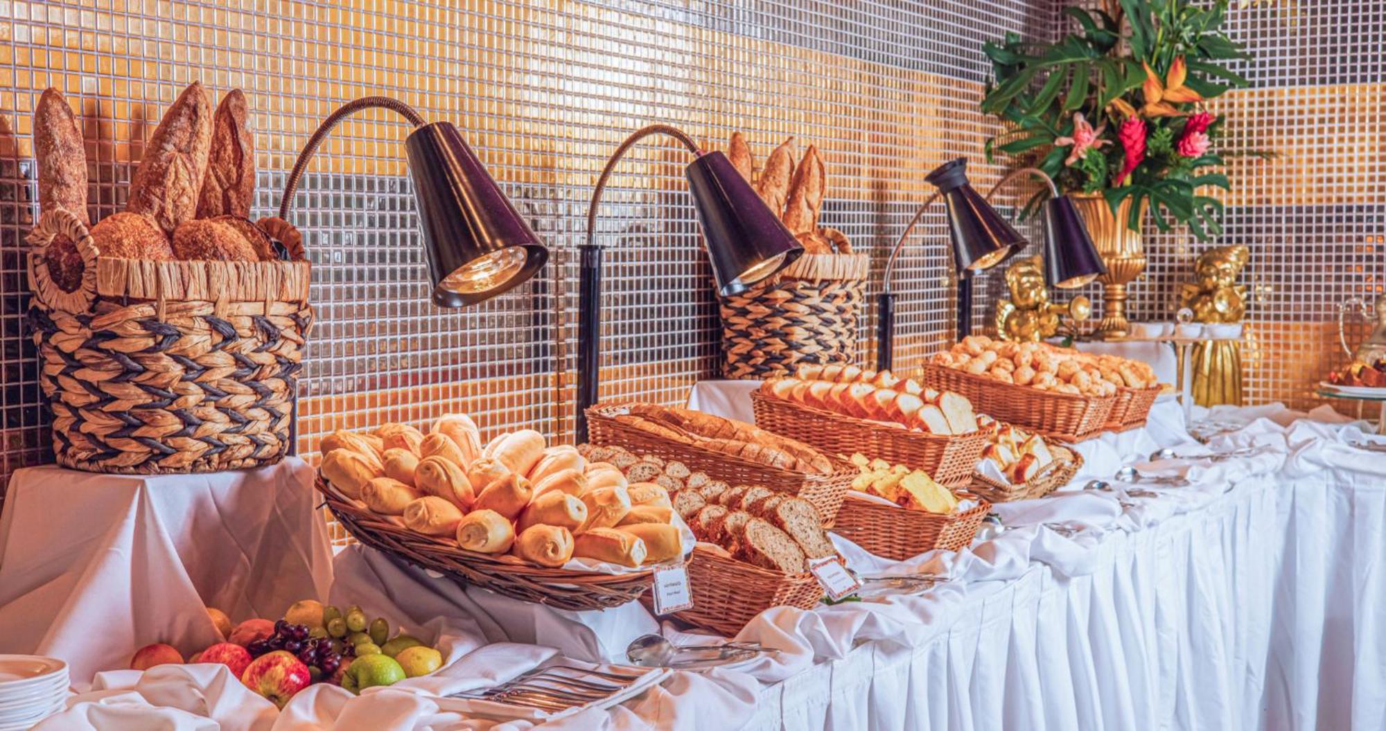 Dpny Beach Hotel & Spa Ilhabela Exteriör bild A buffet at a hotel
